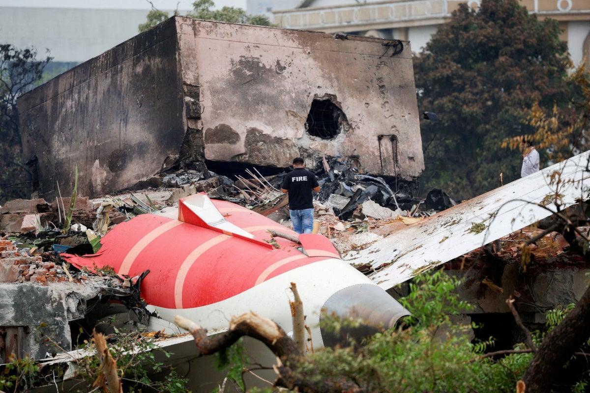 Air India accused of mistreating families of victims after Ahmedabad crash independent.co.uk/asia/india/air…