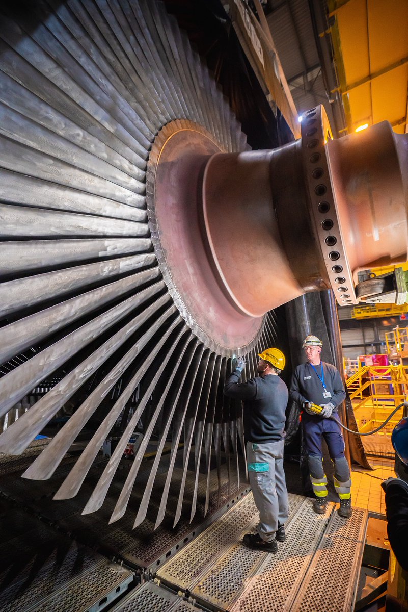 L’unité n°1 de la centrale de #Cattenom est de retour sur le réseau électrique⚡après un arrêt programmé pour maintenance. Les équipes d'#EDF et de nos partenaires ont été à pied d'œuvre depuis mi-mars pour réaliser➕ de 14 000 activités !
➕d’infos : urls.fr/Pmz4Fw