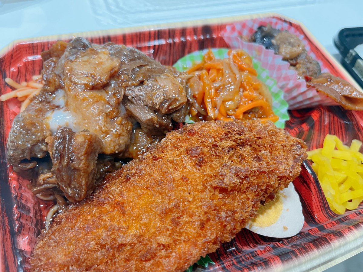 11_ko_ko's tweet image. 3日間東京ビッグサイトでお仕事!
実績を褒められるの嬉しいね。
頑張ってる方を見てるとこっちもやるぞぅ!!ってなるから環境いいって大事だね。
3日間での目標を片方は1日、もう片方は2日で達成した私たちでした!最高だー!
美味しいご飯も頂いて幸せ!
優花ちゃん入れた今日の写真忘れてた……!