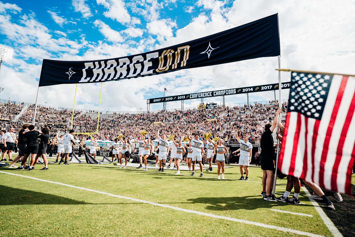 UCF's tweet image. Wishing you a happy and safe Independence Day, Knight Nation!
📸: @UCFKnights
