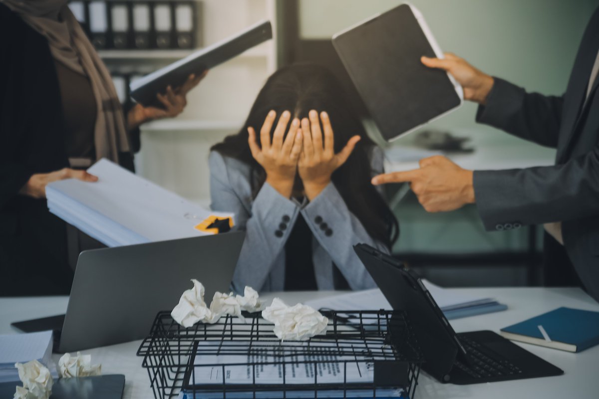 JnaFirm's tweet photo. 🧨 Businesses don’t fail overnight. They fail in tiny, preventable ways:

– No plan
– Bad cash flow
– Confusing 1099s with W-2s
– Trying to sell everything to everyone
– Quitting too soon

Here's how to stop the spiral (with jokes + solutions):
Read More👉 https://t.co/4rd8olSfib