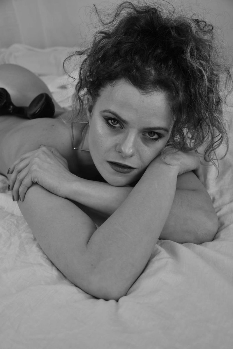 WomanGlamo9156's tweet photo. 🔵 IG PROMOTE MODELS 🔴

Vi piace questo bellissimo scatto?

Mettete un ❤️
Commentate ✒️
Condividete ♻️

#ig_promotemodels #womanglamour #bestmodels #instamodel #glamourmodel #portraiture #purelove #glamourph #best2025 #bestoftheday https://t.co/U7SlWbxMOW
