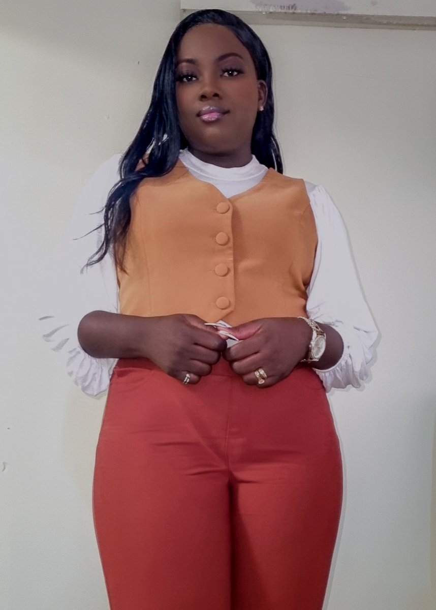 chaneilcimhoff's tweet photo. Completely OBSESSED with this fit 😍 https://t.co/0RDYeGcRBF