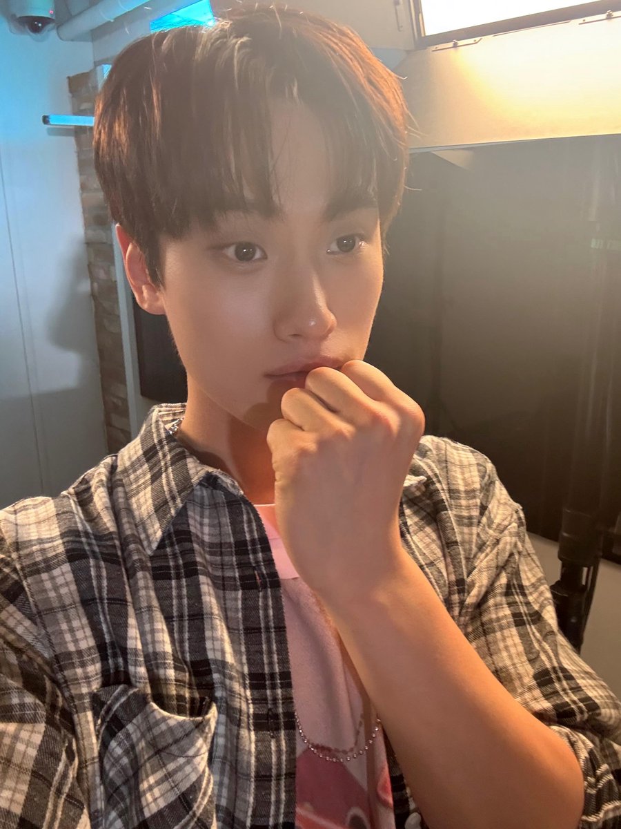 TIOT_NOW's tweet photo. [#준현]
홍건희님 꿈을 향한 첫 걸음 금준현이 응원합니다!
😭😭😭😭😭😭😭😭😭😭😭😭🌼🌼

#금준현 #KUMJUNHYEON
#TIOT #티아이오티 https://t.co/j9QV49I5TZ