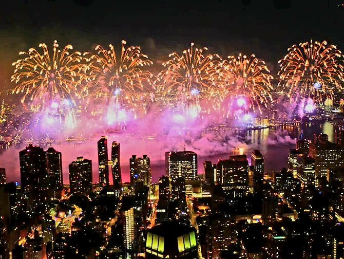 Excelentshot103's tweet photo. Wishing all my  Family &amp; Friends happy 4th of July. This is the beginning of America's  250th birthday. Enjoy ! Enjoy !! Enjoy !!! https://t.co/2SOzwxKmmz