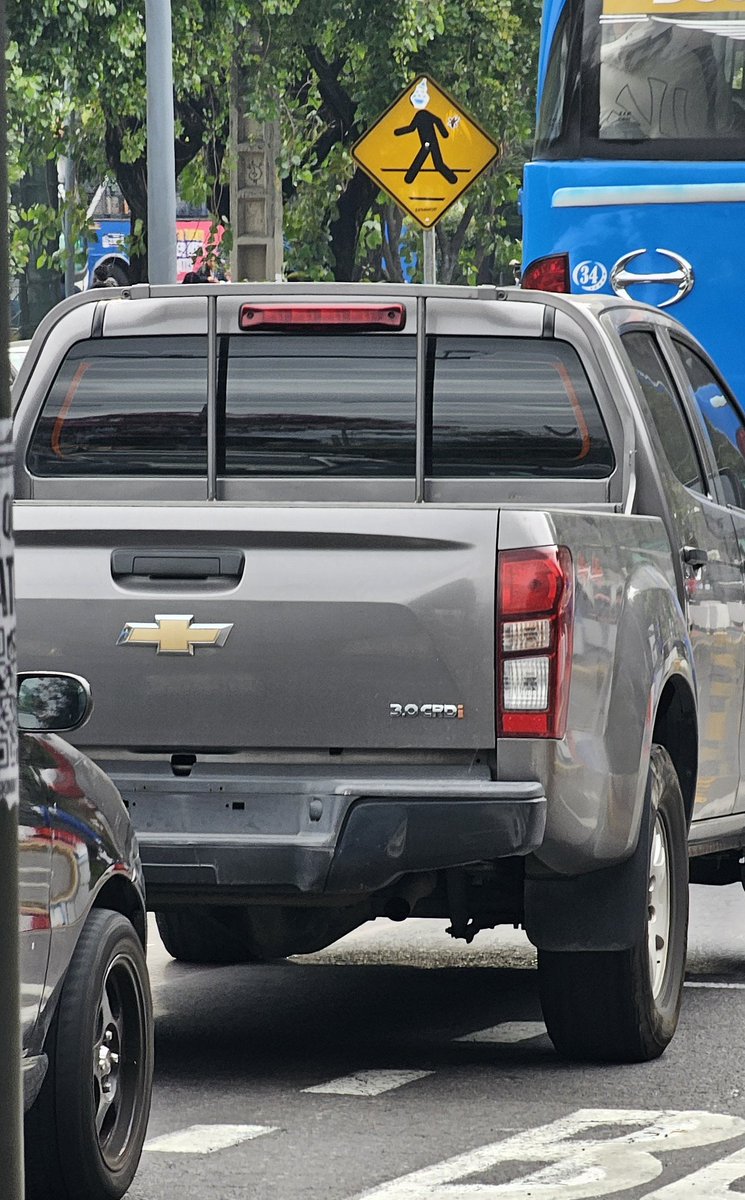 javoec's tweet photo. #SinPlacasEC es de cada día en #Quito, srs @AMT_Quito @movilidadquito_ @pabelml @washo2627 @PoliciaEcuador https://t.co/RiwPnjNOL0