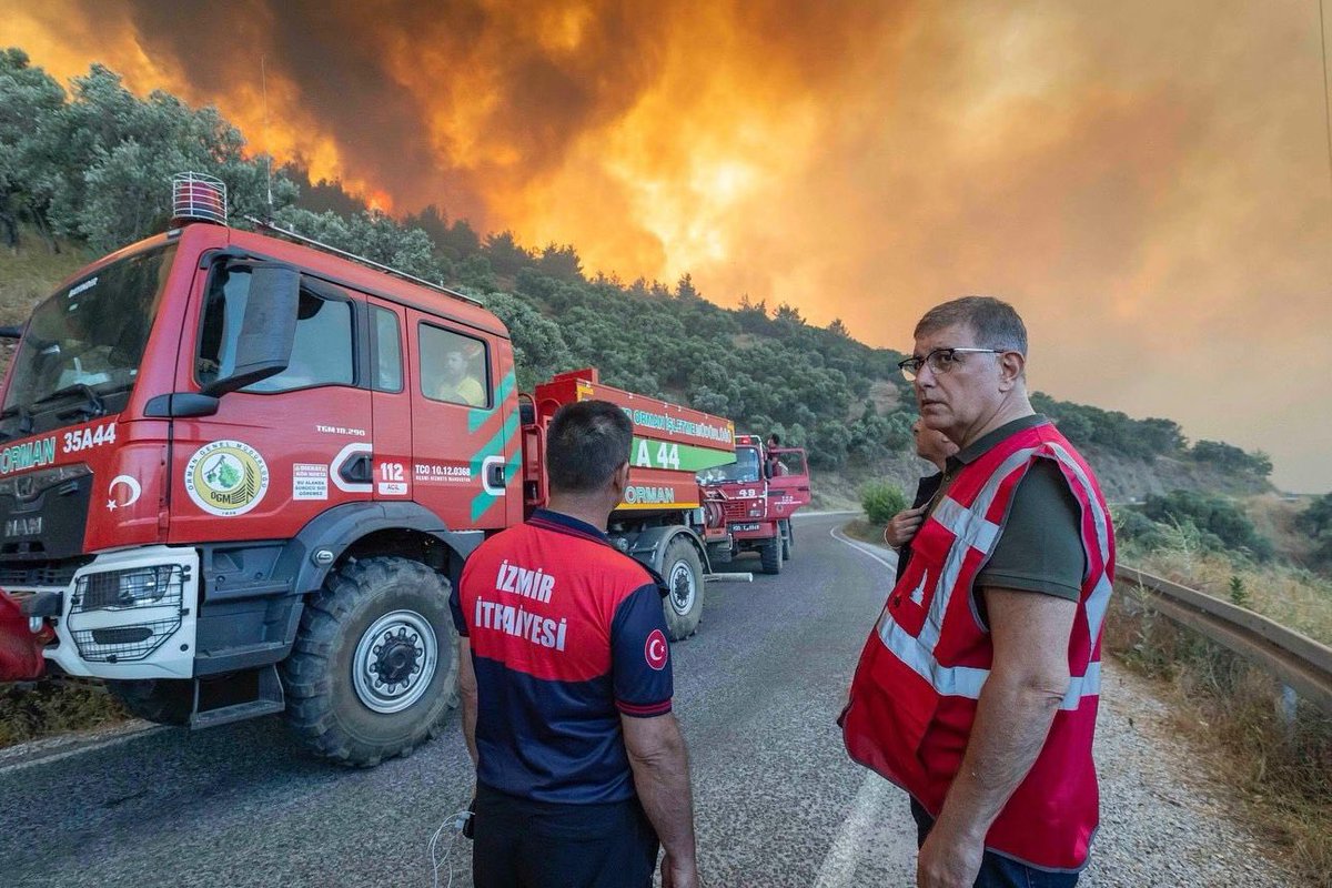HVMHaber's tweet photo. İzmir Büyükşehir Belediye Başkanı Cemil Tugay'ın mayıs ayında bakanlıktan yangın söndürme uçağı satın almak ve kullanmak için belediye adına yetki istediği ancak onay alamadığı öğrenildi.(izmirgibiyiz) https://t.co/GB5fCrUCxv