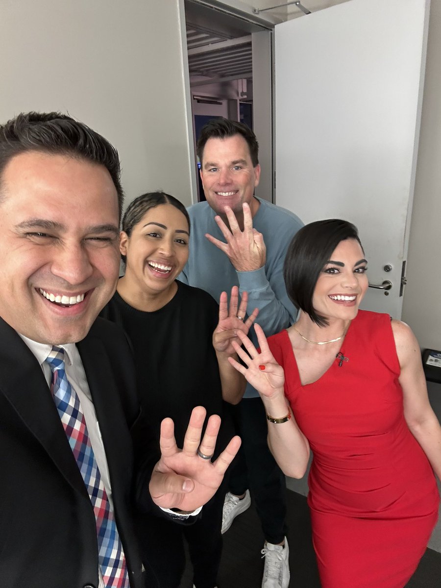 CamillaR_TV's tweet photo. . @csunorthridge crew this morning on @NBCLA ✨Filling in on #TodayInLA w/ Jonathan Gonzalez. Happy 4th! ♥️💙

Stream with us 👇🏼
https://t.co/wqCQiK0LiC https://t.co/ERFcDJIrf9