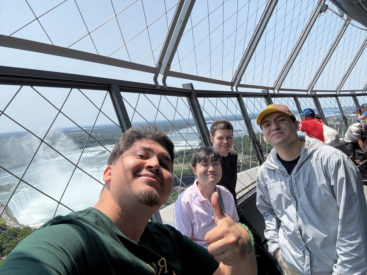 IsidrooGB's tweet image. At the falls with the boys