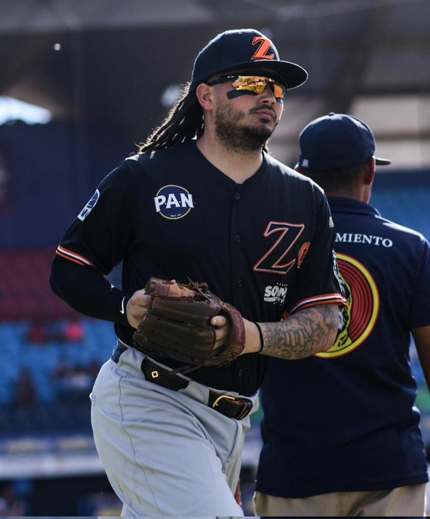 #OFICIAL • Freddy Galvis anuncia su retiro del béisbol.

De los grandes shortstop que ha dado Venezuela y una figura legendaria para las Águilas del Zulia 🦅.

Gracias por todo, Freddy!!!!!