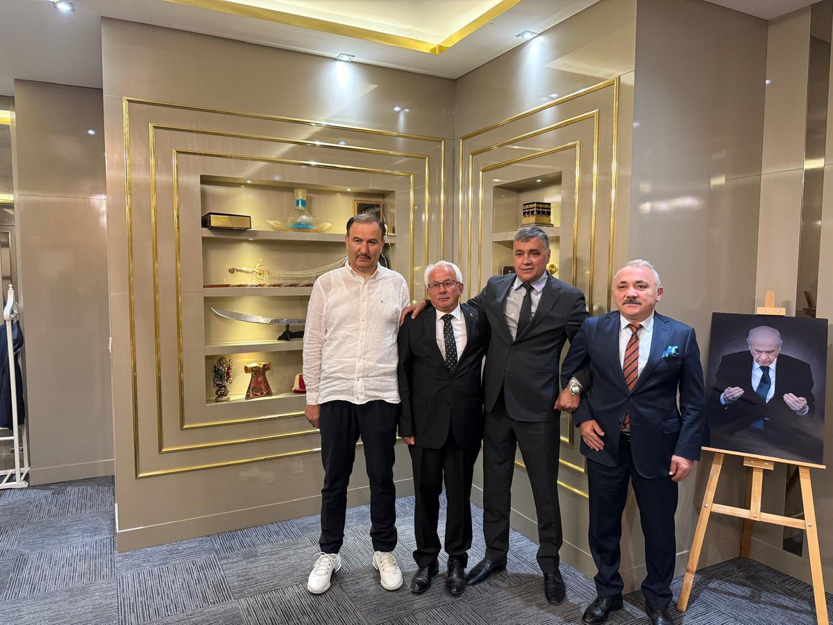 Partimizin Ankara İl Başkanı Sayın Alparslan Doğan beyefendiyi ziyaret ettik. 

Misafirperverliği için kendilerine teşekkür ediyorum.