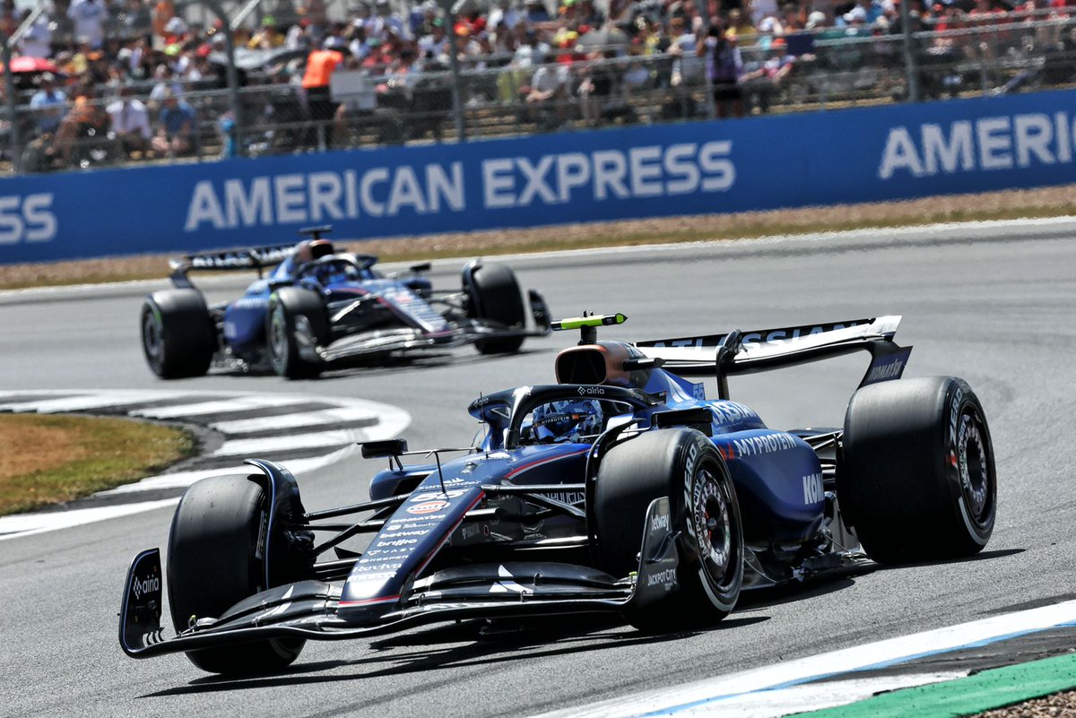 🇬🇧 It was a tough day with the wind, but we completed a full programme focused on improving our reliability issues. We collected some good data which will hopefully allow us to focus more on performance in FP3. Looking forward to Quali!

👉carlossainz.es/en/carlos-sain…

-
#CarlosSainz