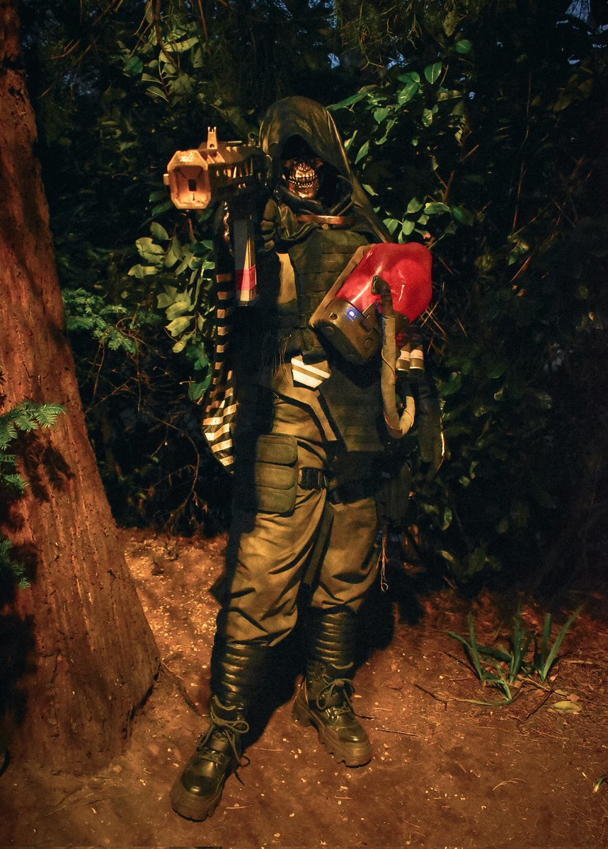 quaccs's tweet image. hello I'm lou 👋
I'm an artist and cosplayer. I love death stranding!
I'm currently working on a DS2 higgs cosplay 🎸⚡