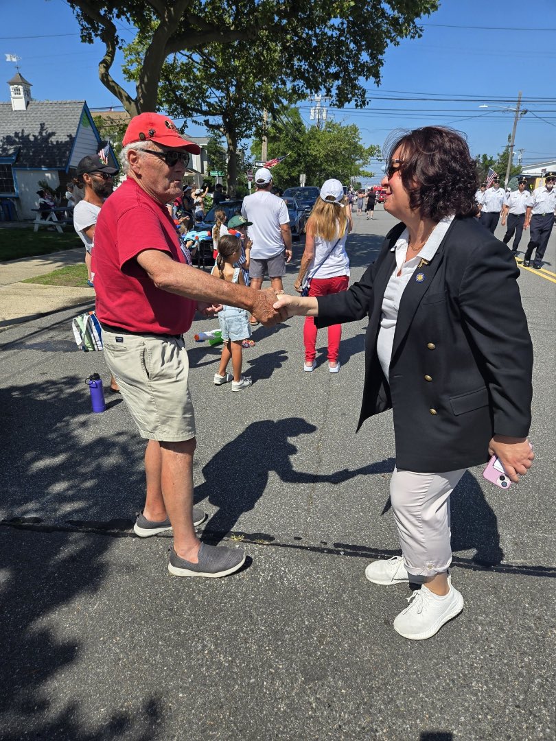 It was a beautiful morning for a parade to celebrate July 4th! Thank you to the residents of Point Lookout and the Point Lookout Lido Fire Department for continuing this wonderful tradition. Happy Independence Day!
