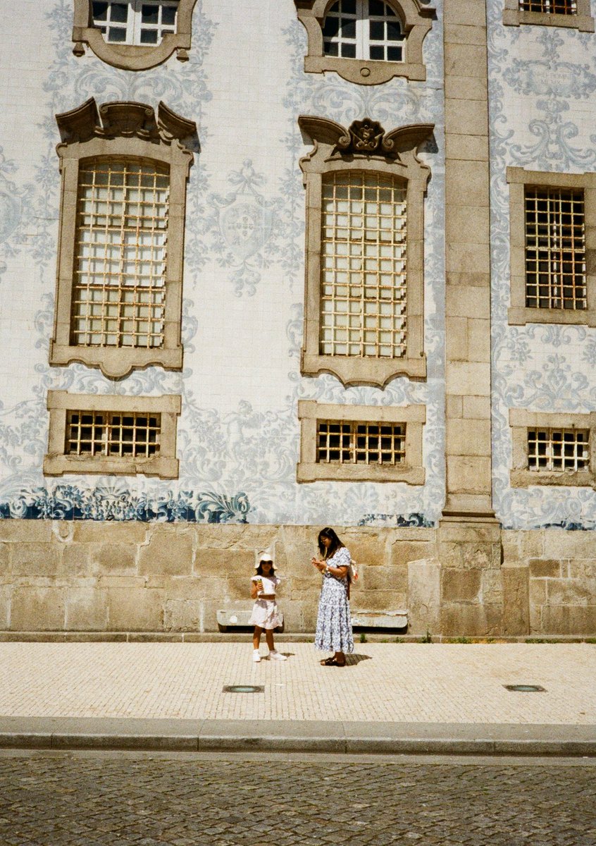 harrylime69's tweet photo. @TheGaryLambert @BrianSaylePhoto @lewiswguy @DLTKMW Scans back from Porto on the half frame Pentax 17 I was showing you last week
#pentax17 #proimage #shootfilmstaybroke https://t.co/0gvMovI4t0