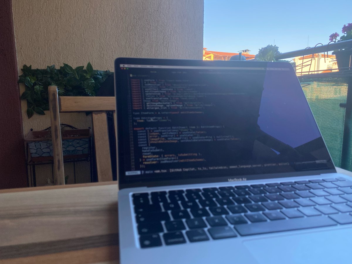 DanielBogdanov0's tweet image. Pitched my SaaS in person to a local restaurant today.
They liked it so much they insisted on paying in cash for the yearly subscription.
So I set it up manually.
First customer in. Starting small and real.