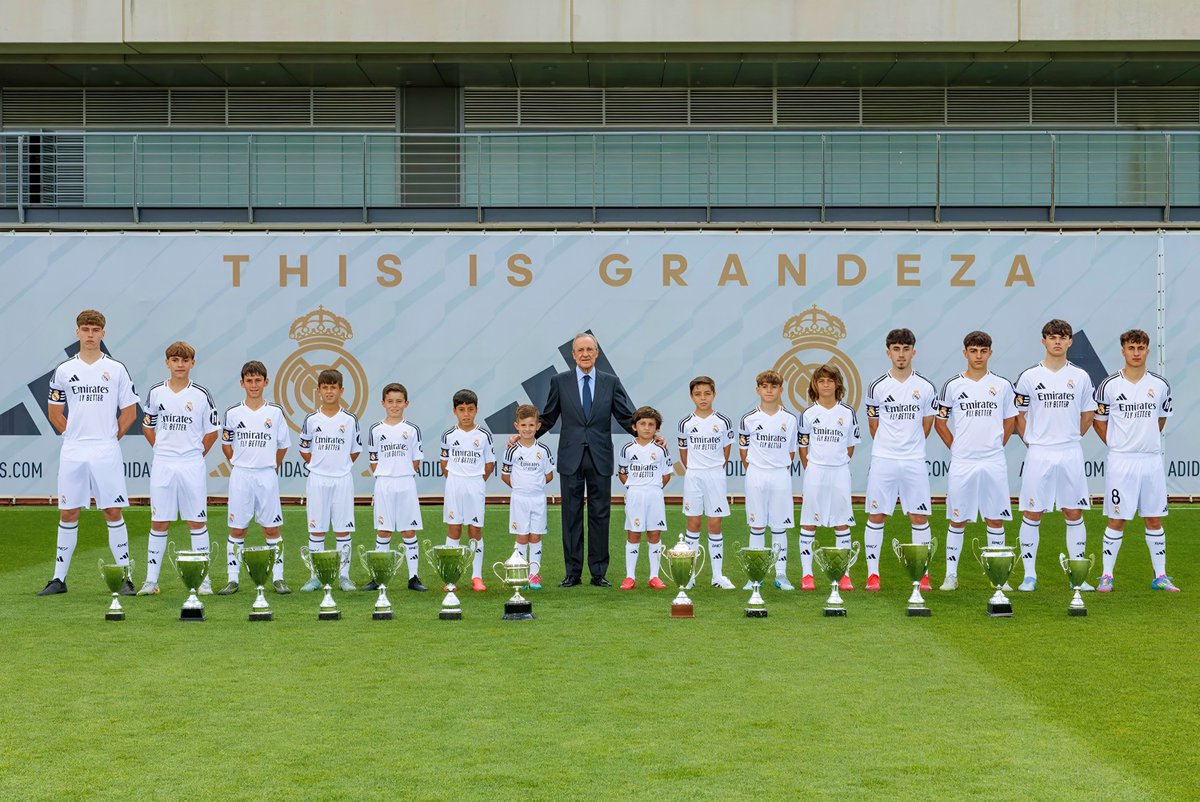FabricaMadrid's tweet photo. 📊 | Real Madrid Academy (from Juvenil A - U19 to Prebenjamín B - U7) in 2024/25 (league only):

• 390 matches played
• 351 wins
• 26 draws
• 13 losses
• 2180 goals scored
• 236 goals conceded
• 90% win rate
• 13 out of 14 teams were league champions
🏆 𝐀 𝐇𝐈𝐒𝐓𝐎𝐑𝐈𝐂 𝐂𝐋𝐔𝐁 𝐑𝐄𝐂𝐎𝐑𝐃

🔥 Complete dominance from 𝐋𝐀 𝐅𝐀́𝐁𝐑𝐈𝐂𝐀.