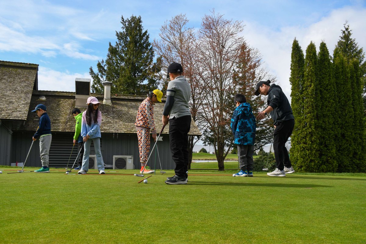 Summer camp registration is open! These fun, active week-long camps teach kids how to play and enjoy golf. Perfect for experienced and new golfers alike. 

Register: golfburnaby.ca/golf/burnaby-g…