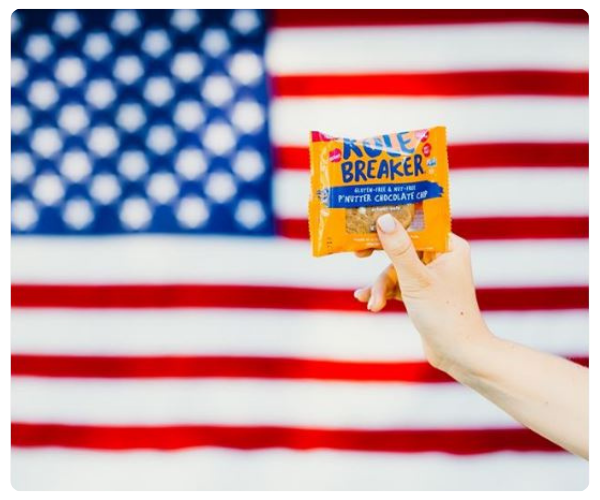 🎆 Let freedom (and great snacks) ring! 

Whether you're beach bound, backyard chilling, or fireworks gazing, pack the snacks that are stars in their own right. ⭐️

#bearulebreaker #snacktimesolved #july4 #July4th #RuleBreakerSnacks #RedWhiteAndYUM #FourthOfJulyVibes
