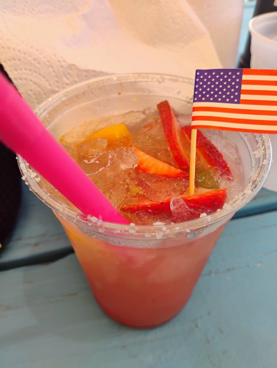 Amanda W. tweet media