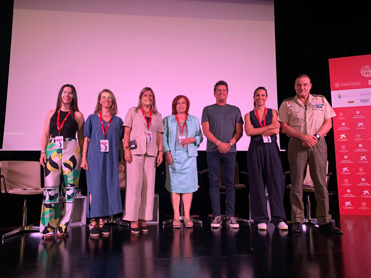 🗞️ 𝐃𝐢́𝐚 𝟓 - "𝐆𝐞𝐨𝐩𝐨𝐥𝐢́𝐭𝐢𝐜𝐚 𝐝𝐞𝐥 𝐞𝐬𝐩𝐚𝐧̃𝐨𝐥"
Hoy una mesa redonda clave sobre comunicación y el idioma español desde la mirada del periodismo.

🗣️ Con <a href="/antia_andre/">Antía André</a>, <a href="/belendomingz/">Belén Domínguez Cebrián</a>, <a href="/anapastor/">ana maria pastor</a> y Marivi Ibarrola, moderadas por <a href="/ieee_mhidalgo/">Mar Hidalgo</a>

Reflexiones sobre