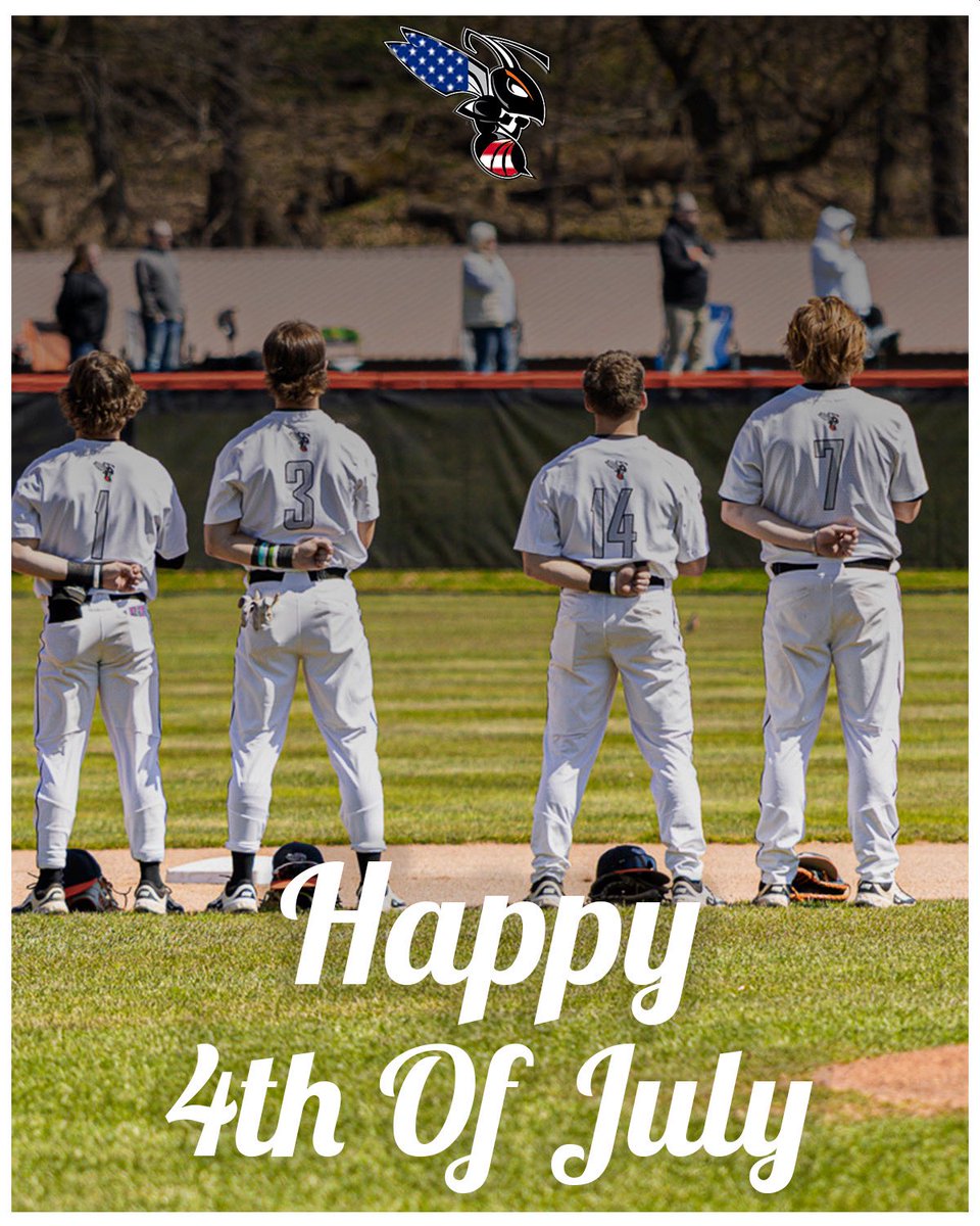 Wishing everyone a Happy 4th of July from Kalamazoo Baseball. 🐝⚾️🇺🇸

#d3baseball