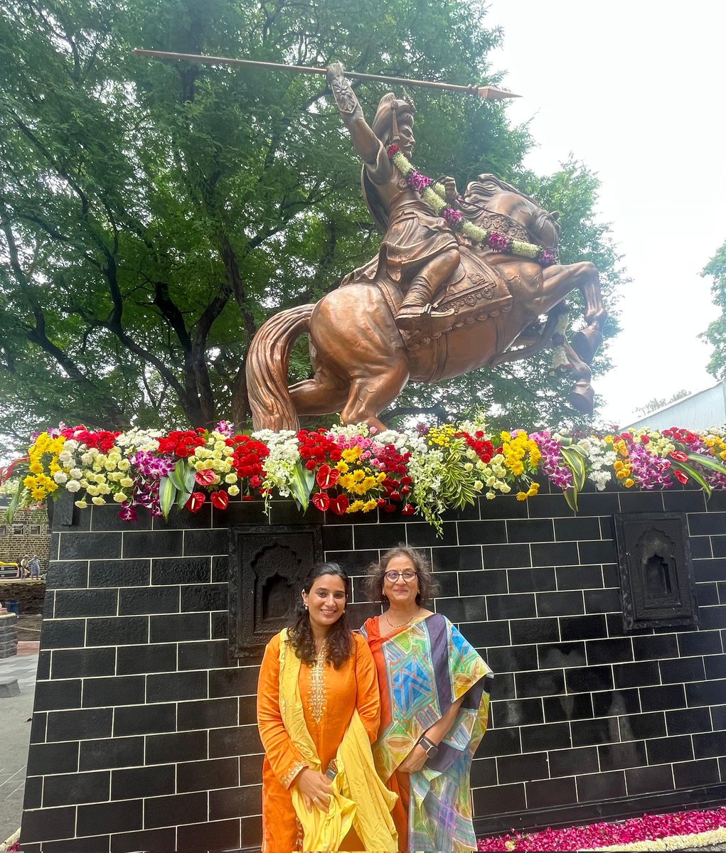 peshwapooja's tweet photo. What a momentous day!
Our ancestor #BajiraoPeshwa's statue was unveiled by @AmitShah at #NDA #Pune.
A proud tribute to an undefeated warrior.
Grateful for the support of @Dev_Fadnavis, @mieknathshinde, @AjitPawarSpeaks, @Vinay1011, @mohol_murlidhar, @ChDadaPatil, @Medha_kulkarni. https://t.co/OCLRXWP3UI