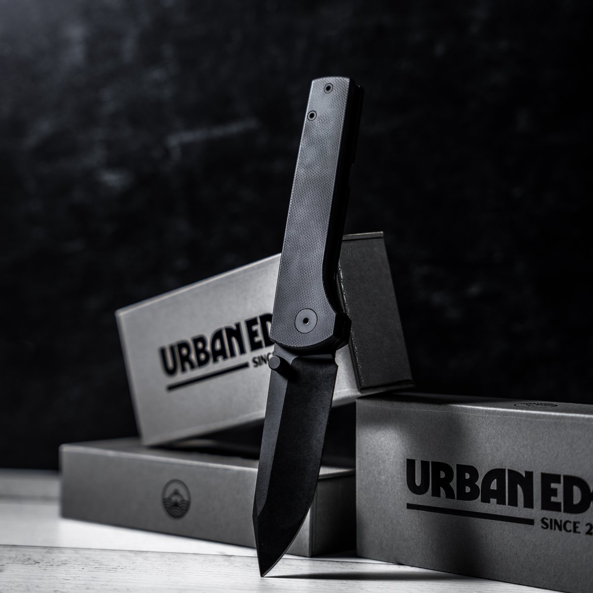Stealthy black cary, anyone? 🖤

Shop our collection👇🏻
urbanedc.com/collections/ur…