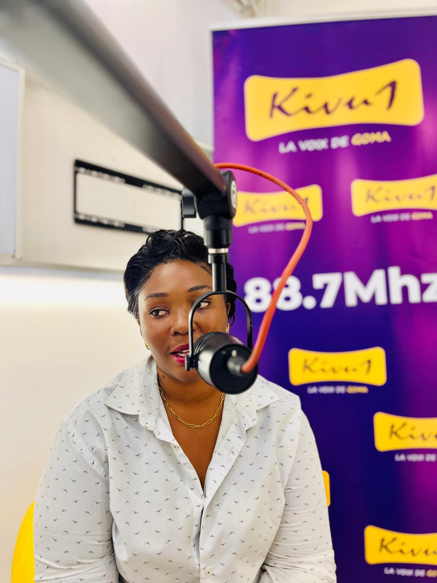 Aujourd’hui sur KIVU1, dans l’émission Jeune Révolutionnaire, nous avons reçu une jeune femme du nom de CHACHA (Charlotte), cinéaste et créatrice de contenus à Goma. Elle a partagé son parcours et son rêve : contribuer à porter le nom de Goma sur la scène mondiale du cinéma...