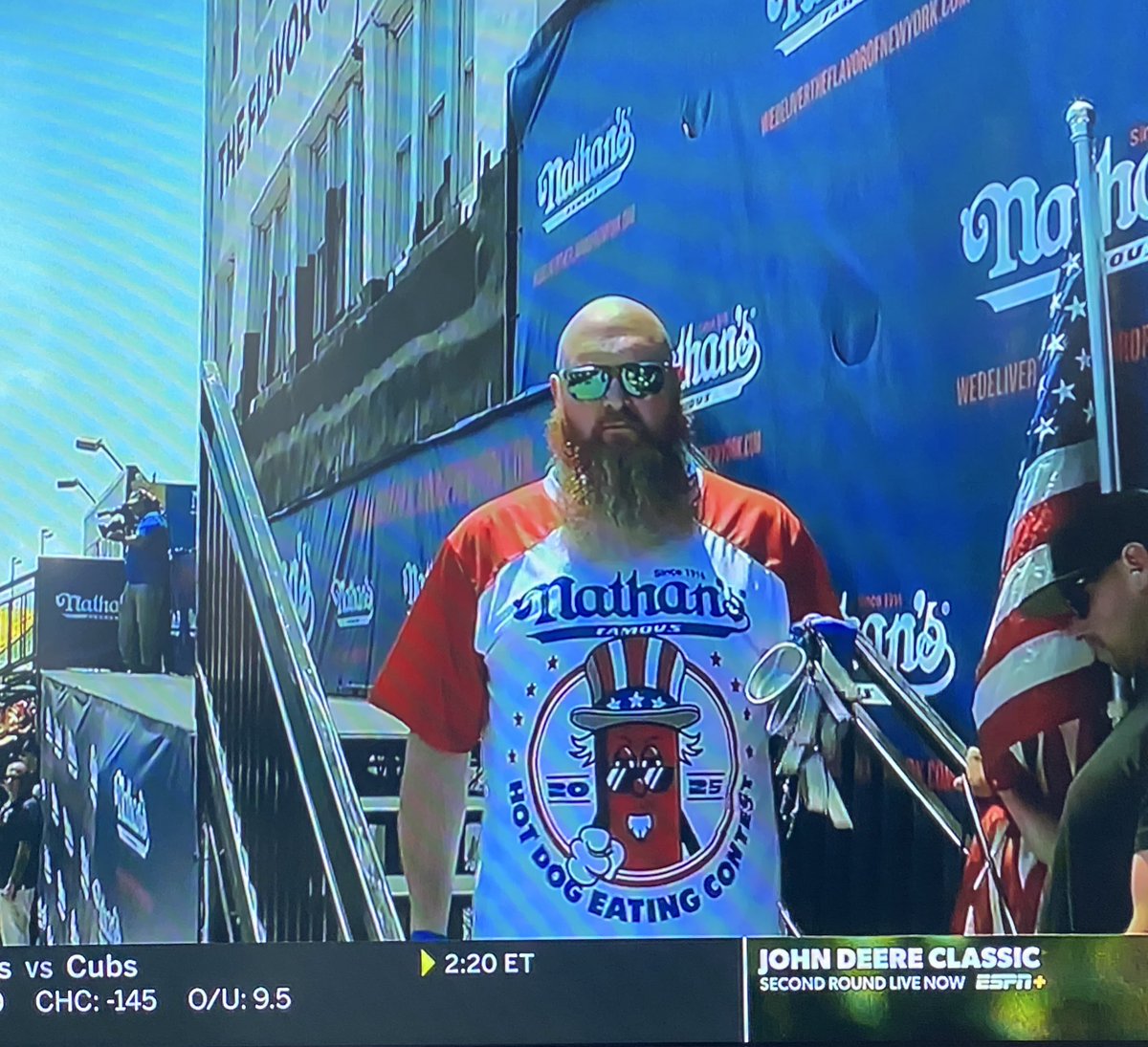AGrieve715's tweet image. Yo @ConnorHapper didn’t know you were this good at eating hot dogs 😂
#NathansHotDogEatingContest