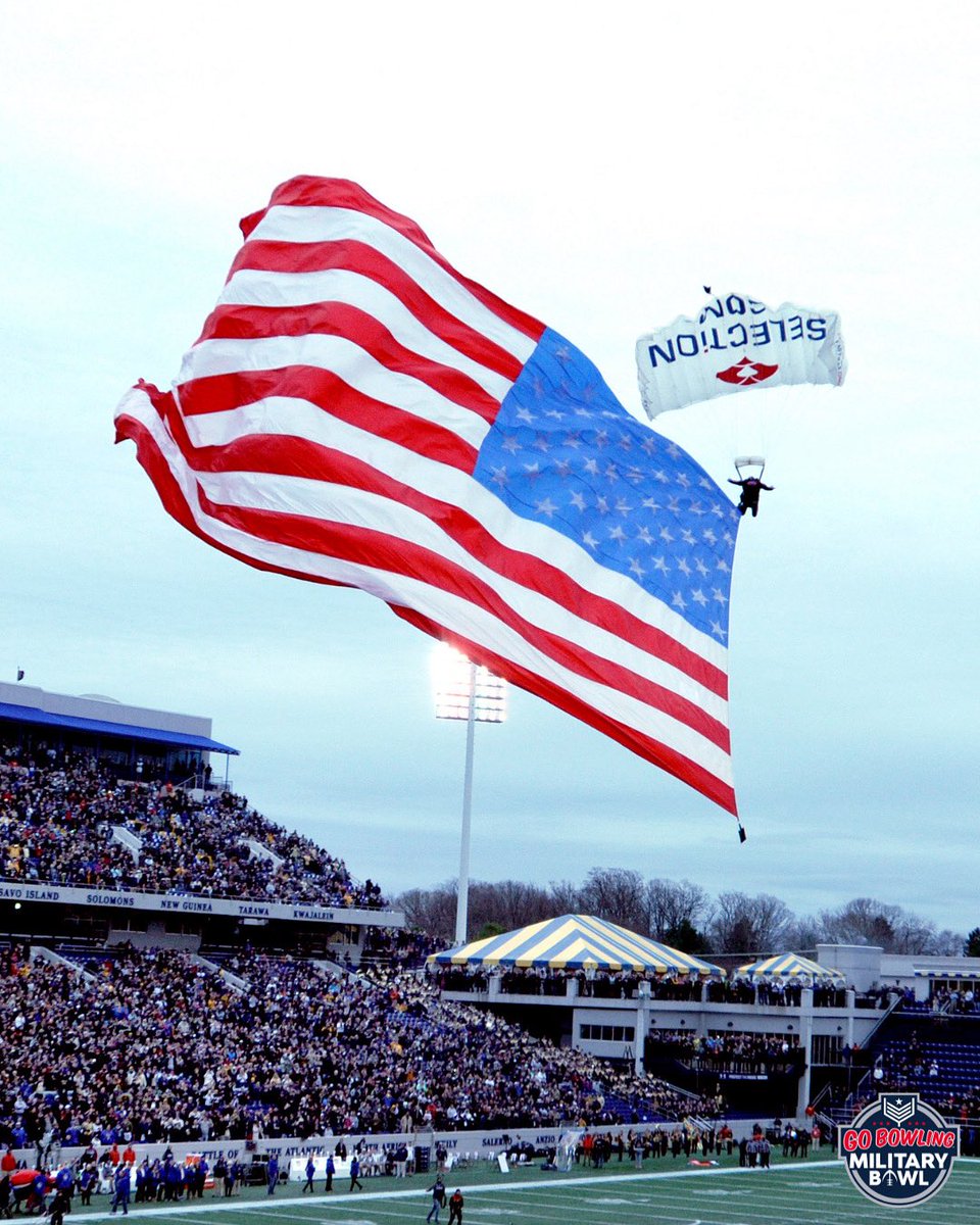 Happy 4th of July from the #MilitaryBowl 🇺🇸