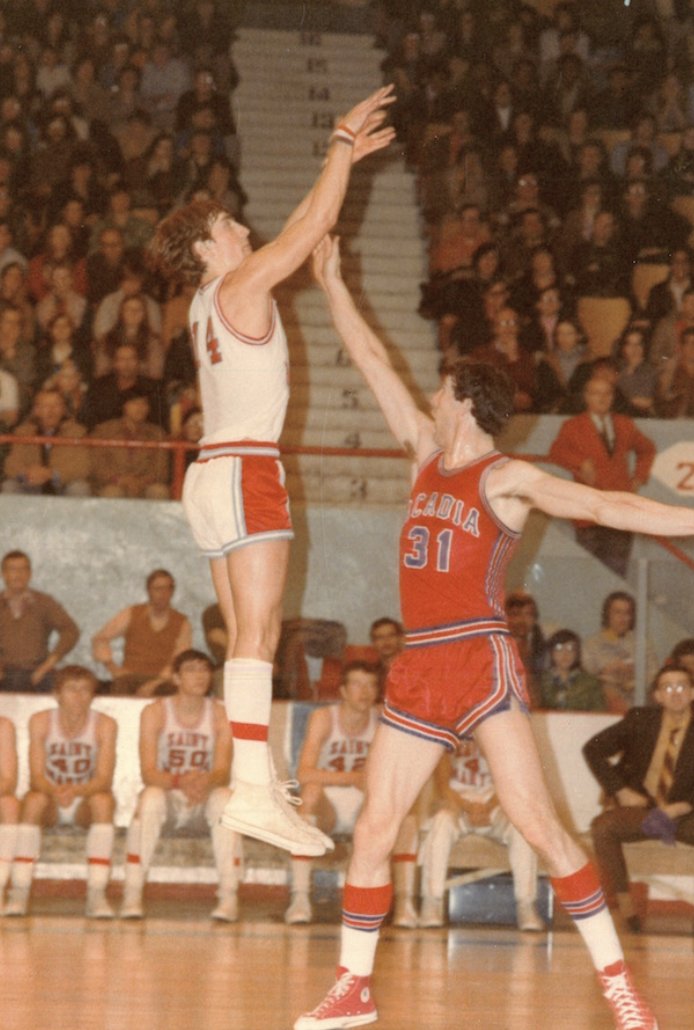 77Blazers's tweet photo. July 4, 1979 - #MickeyFox, the third round pick from @smuhalifax, is excited about his coming tryout with the @trailblazers, even if his draft status was ruled ineligible.
Fox played for #StMarys from 1971 to 1975, leading the #Huskies to the CIAU Title in 1973, scoring 39 points in the title game. He averaged 22 points in his four years in Halifax, returning for a fifth year during the 1978/79 season and another title.
Fox scored 101 points over three games in the 1979 tournament, including 37 points in the title game vs #Victoria and was named the #MVP. The play during that fifth season caught the eye of Blazers assistant coach #JackMcKinney, prompting Portland to select him in the draft last month, which eventually jogged a memory or two. Fox was initially drafted by the @DetroitPistons in the 10th round in 1975 but never made an appearance with the #Pistons. Most forgot about that selection until recently.
Fox now enters the Rookie/FA camp with Free Agent status instead of a third round selection.
#RipCity #ThisDateinBlazersHistory #OTD