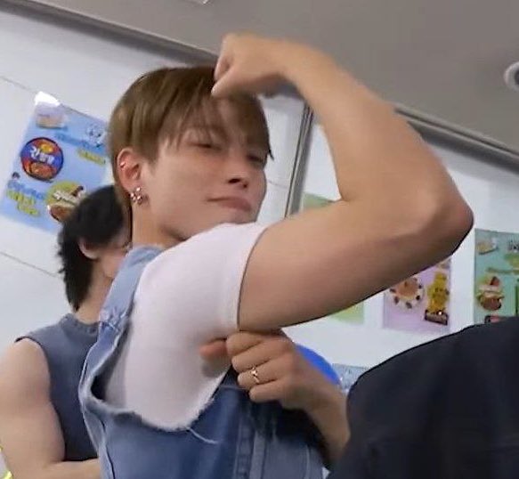 lika met ateez tweet media