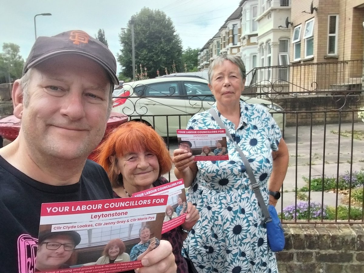 Labourstone (@labourstone) on Twitter photo Busy & hot🥵, hot🥵, hot 🥵 <a href="/WFLabourParty/">Waltham Forest Labour</a>🌹 #Leytonstone #LabourDoorStep🌹 this AM, straight after our #CuppaWithACllr ☕️. Residents pleased to see us and we were grateful for the numerous offers of water💧. Lots of chat 💬 about crime👮♀️ & ASB 😵💫! <a href="/CalvinBailey/">Calvin Bailey MBE MP</a> <a href="/LondonLabour/">London Labour</a> Busy & hot🥵, hot🥵, hot 🥵 <a href="/WFLabourParty/">Waltham Forest Labour</a>🌹 #Leytonstone #LabourDoorStep🌹 this AM, straight after our #CuppaWithACllr ☕️. Residents pleased to see us and we were grateful for the numerous offers of water💧. Lots of chat 💬 about crime👮♀️ & ASB 😵💫! <a href="/CalvinBailey/">Calvin Bailey MBE MP</a> <a href="/LondonLabour/">London Labour</a>