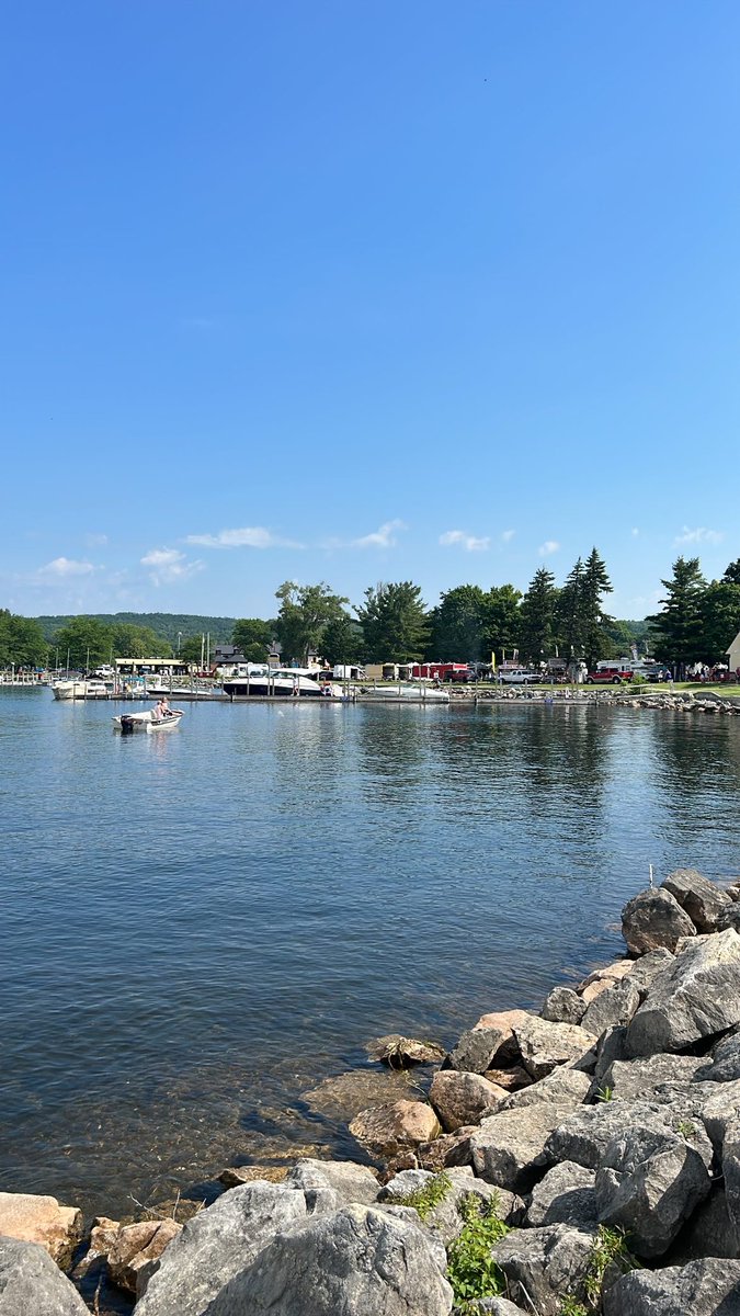 NLH013's tweet photo. Came home for the “Best 4th in the North” ❤️🤍💙 BOYNE, I’VE MISSED YOU! https://t.co/oXoo6igKKx