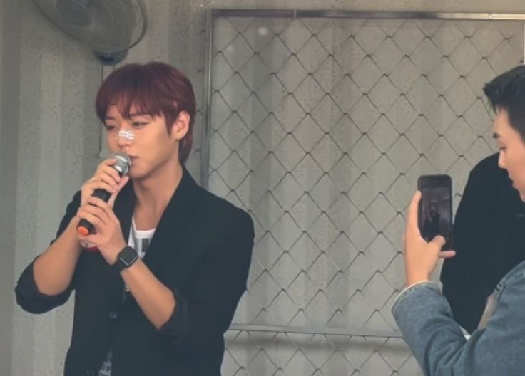 wookiewink's tweet image. he was standing on business