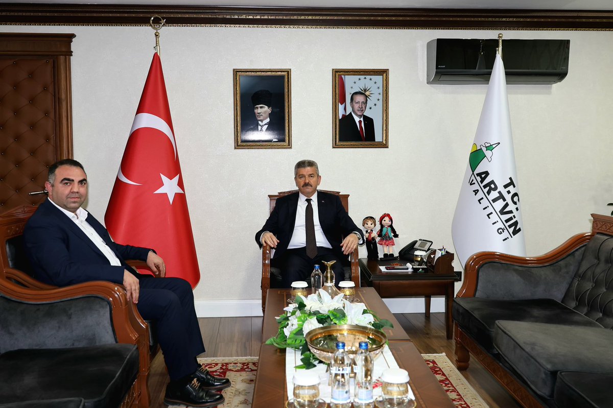 İYİ PARTİ KÜÇÜKÇEKMECE (@iyipartikcekme) on Twitter photo İlçe Başkanımız <a href="/rsm_yldrm/">Rasim Yıldırım</a> , Artvin Valisi Sayın Dr. Turan Ergün’ü makamında ziyaret etti.
Nazik ev sahipliği ve samimi misafirperverlikleri için Sayın Valimize teşekkür ediyoruz. İlçe Başkanımız <a href="/rsm_yldrm/">Rasim Yıldırım</a> , Artvin Valisi Sayın Dr. Turan Ergün’ü makamında ziyaret etti.
Nazik ev sahipliği ve samimi misafirperverlikleri için Sayın Valimize teşekkür ediyoruz.