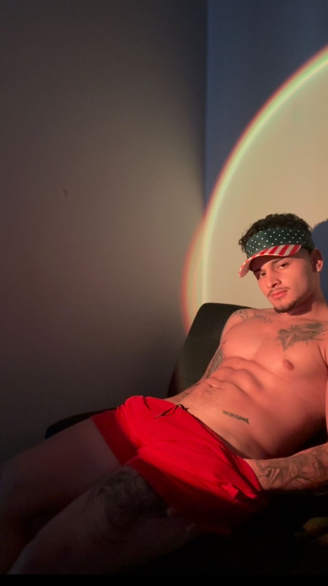 theale09_ tweet media