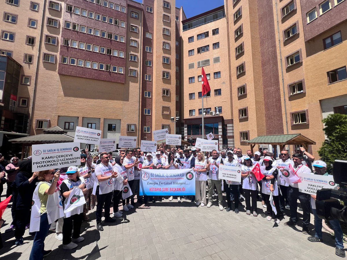 SCanturk (@cantrk4389) on Twitter photo Enflasyonun altında ezilen kamu işçisine reva görülen değil, hakkı olan verilmelidir! Dayatma değil, adalet istiyoruz! #işçihakkınıistiyor <a href="/isikhanvedat/">Prof. Dr. Vedat Işıkhan</a> <a href="/iletisim/">T.C. İletişim Başkanlığı</a> <a href="/memetsimsek/">Mehmet Simsek</a> #işçihakkınıistiyor Enflasyonun altında ezilen kamu işçisine reva görülen değil, hakkı olan verilmelidir! Dayatma değil, adalet istiyoruz! #işçihakkınıistiyor <a href="/isikhanvedat/">Prof. Dr. Vedat Işıkhan</a> <a href="/iletisim/">T.C. İletişim Başkanlığı</a> <a href="/memetsimsek/">Mehmet Simsek</a> #işçihakkınıistiyor