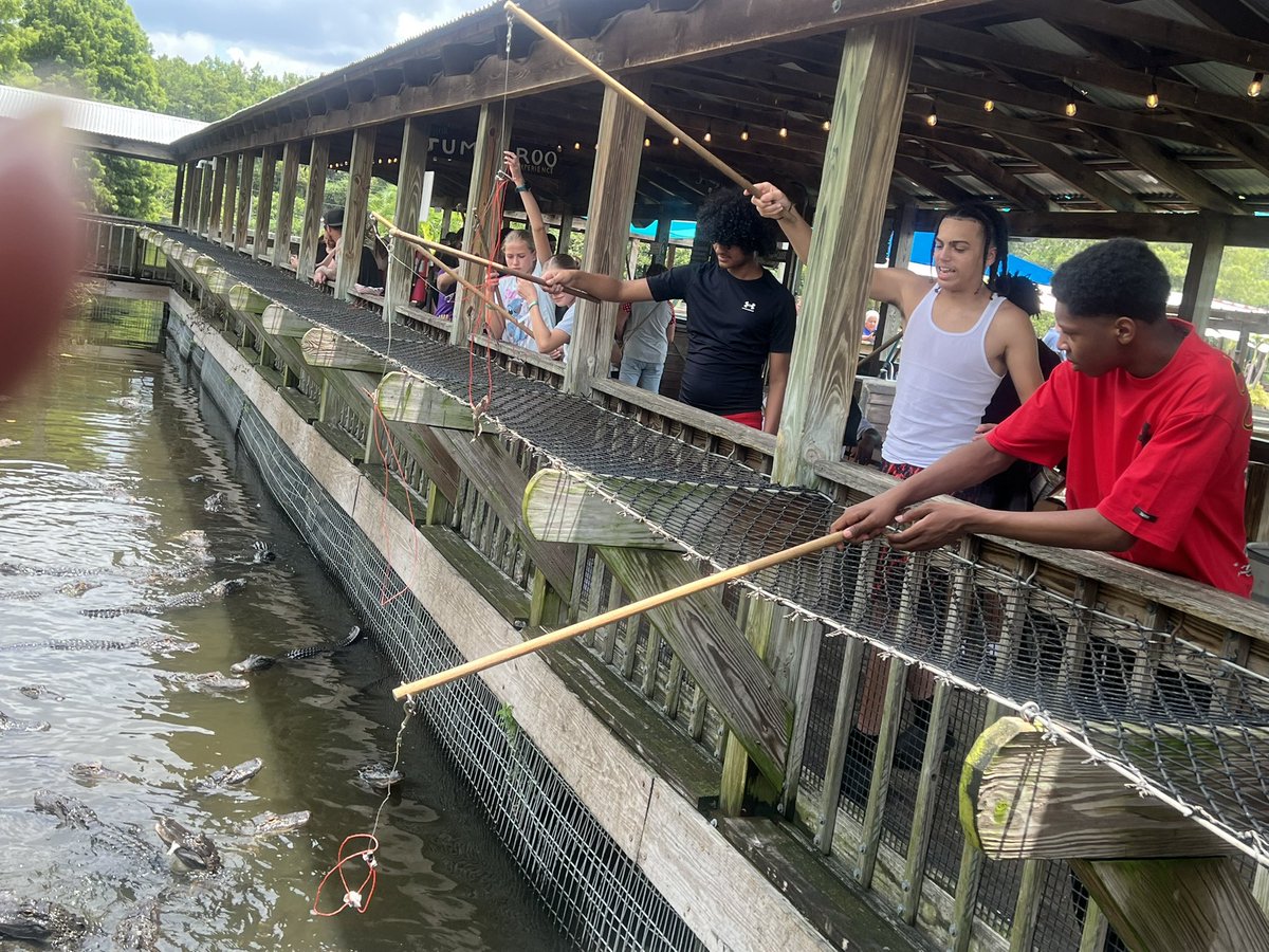 Linda Boogs Mom (@momboogs) on Twitter photo <a href="/NewHavenHeatFam/">NewHavenHeatFamily</a> 8th grade doing a little team bonding feeding the alligators 🐊 <a href="/Gatorland/">Gatorland Orlando</a> #heatfamfuntime ❤️🖤🏀🔥 <a href="/NewHavenHeatFam/">NewHavenHeatFamily</a> 8th grade doing a little team bonding feeding the alligators 🐊 <a href="/Gatorland/">Gatorland Orlando</a> #heatfamfuntime ❤️🖤🏀🔥
