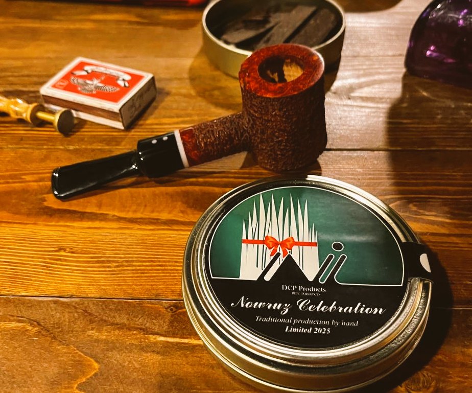 این پیپ خوشگل طرح «پوکر» هم فروخته شد به رفیقم، عارف عزیز.