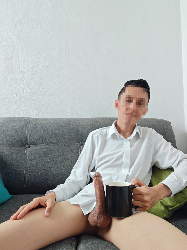 Cafécito y vámonos para el trabajo...
- y unas cuantas fotos también 🤭