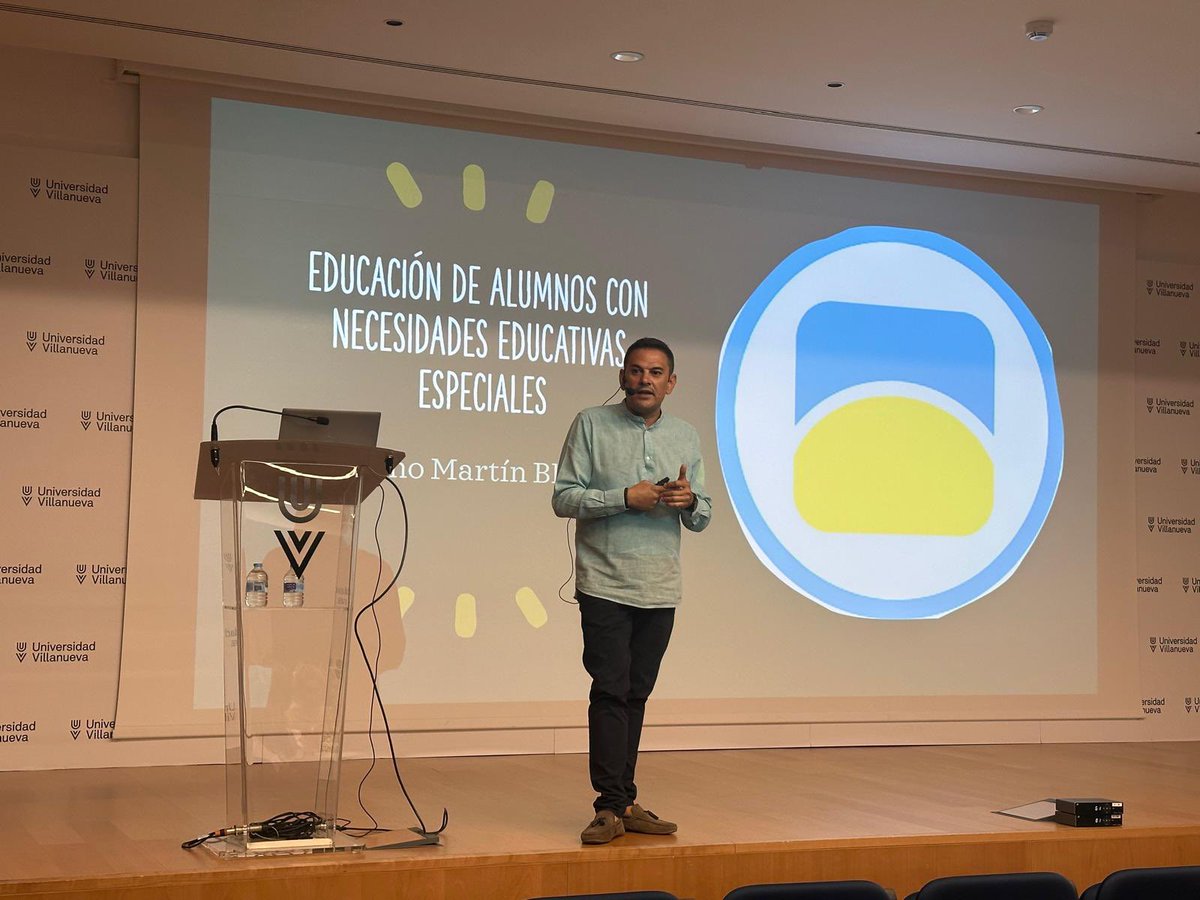 Hablando de cómo podemos mejorar en los centros educativos la atención a los alumnos con necesidades educativas especiales en las Jornadas de formación de directivos de Arenales Red <a href="/RedArenales/">Arenales Red Educativa</a>