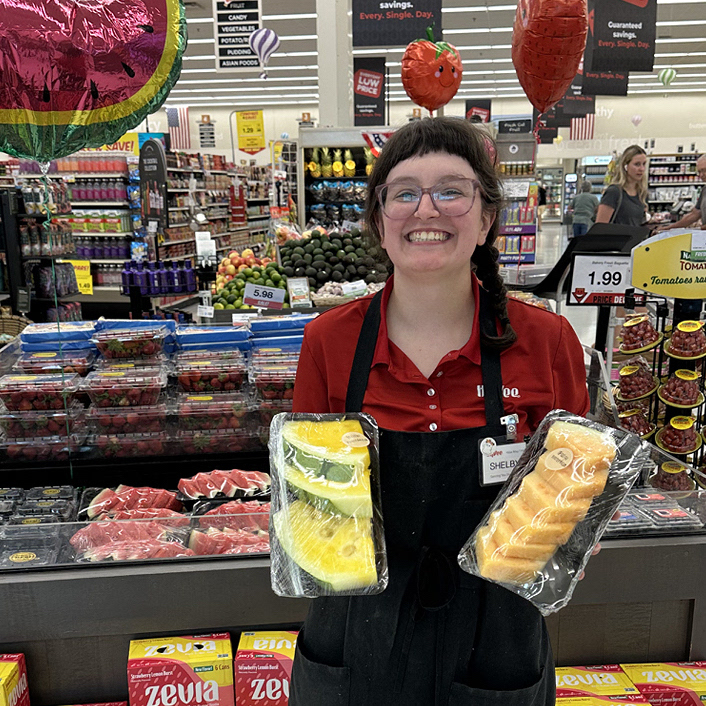 Beat the heat ☀️ cool off with our sweet yellow or orange watermelon slices. Available over in produce. #indianolahyvee