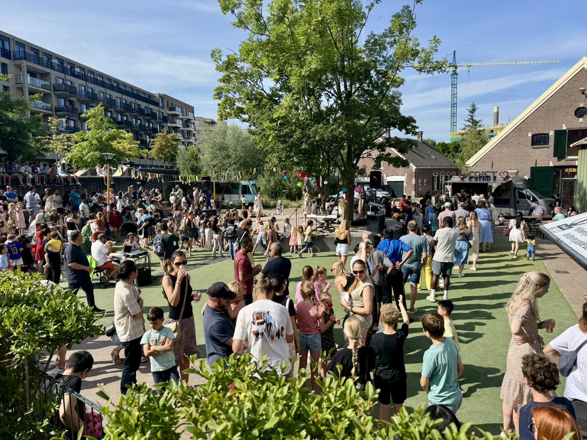 Helaas, <a href="/picnic/">Picnic</a>… 500 ijsjes besteld voor ons zomerfeest op school, maar last minute geannuleerd. 500 teleurgestelde kids. Jammer. #zomerfeest #gemistekans