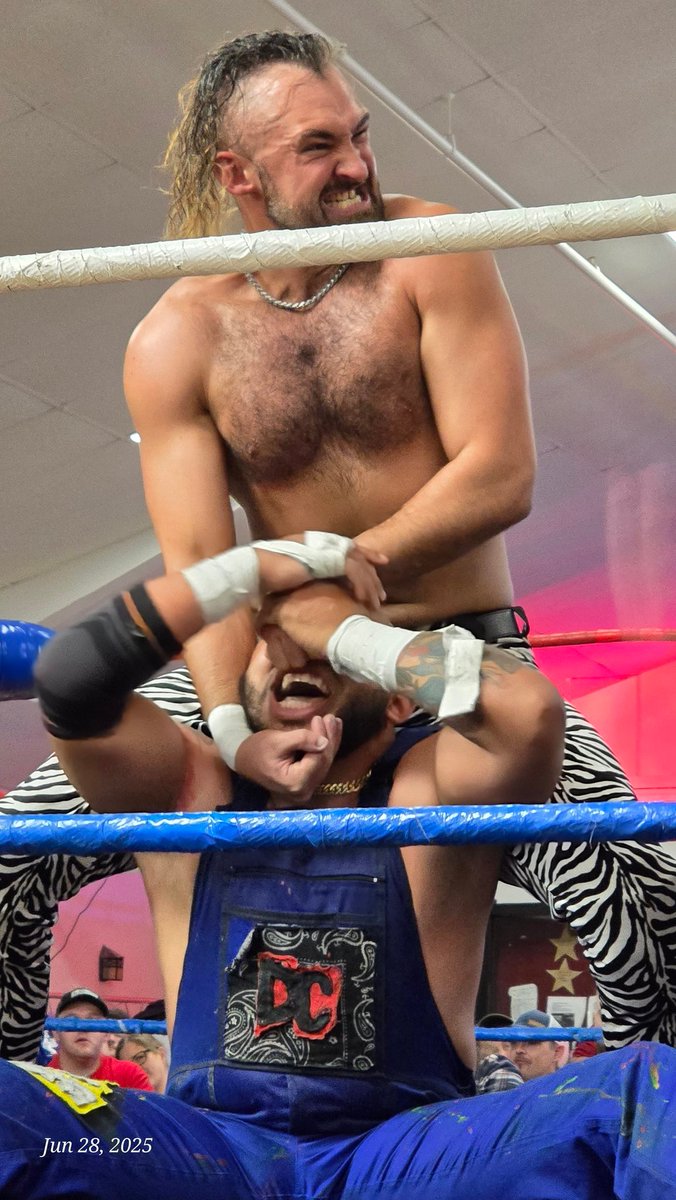 HisQueen_81's tweet image. Some really up close and personal action pictures of @alternative_ag and @ThaReal_DC