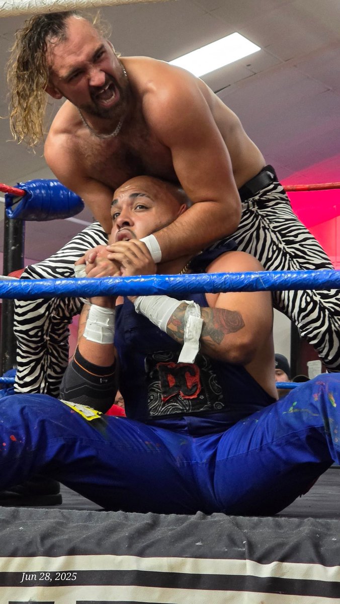 HisQueen_81's tweet image. Some really up close and personal action pictures of @alternative_ag and @ThaReal_DC