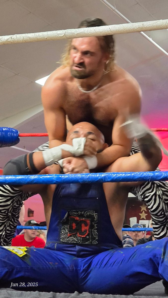 HisQueen_81's tweet image. Some really up close and personal action pictures of @alternative_ag and @ThaReal_DC