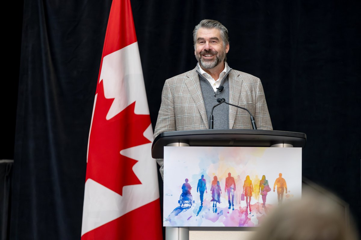 ConseilPriveCA's tweet image. C’est aujourd’hui que prend fin le mandat de John Hannaford, 25e greffier du Conseil privé et secrétaire du Cabinet. Nous le remercions chaleureusement pour ses années de dévouement envers le Canada et nous lui souhaitons une excellente retraite.