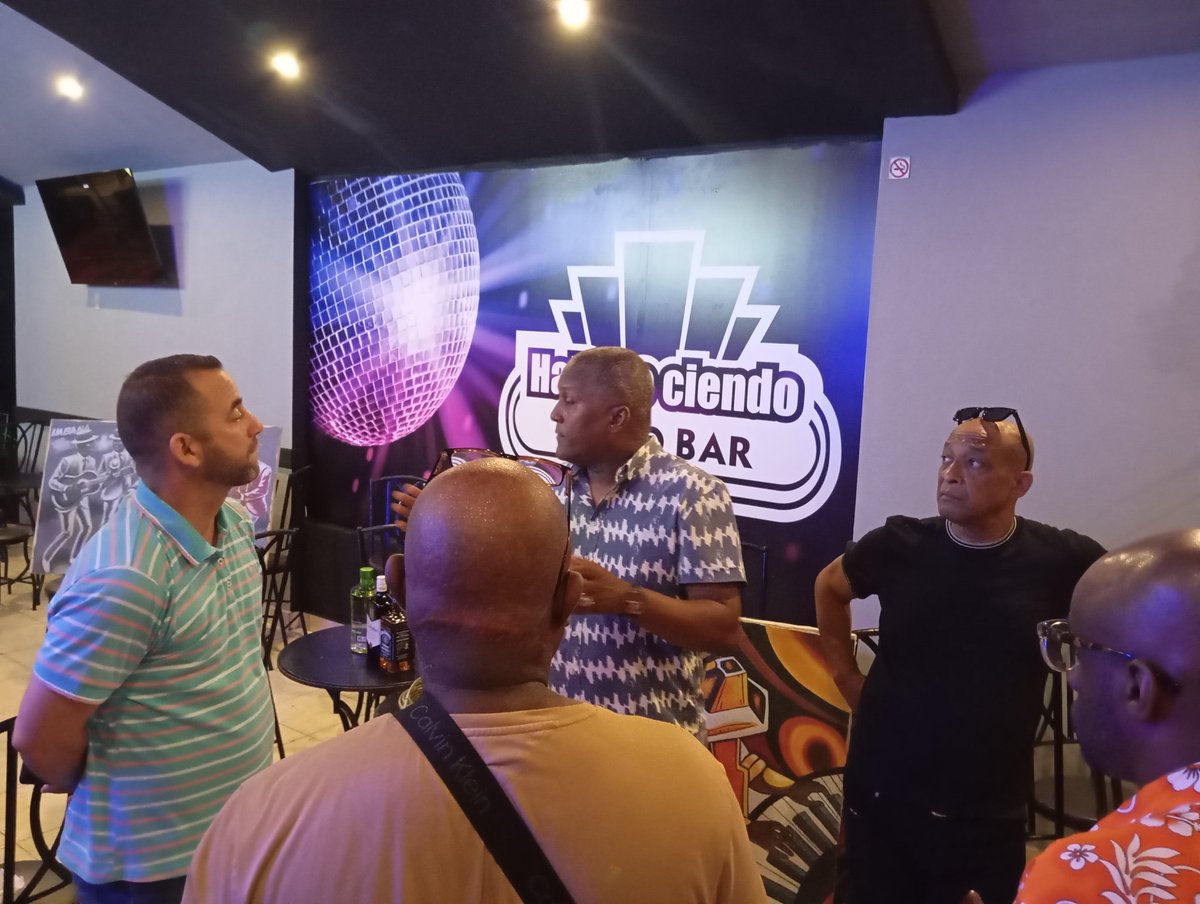 DanayGuantanamo's tweet photo. #EventosEGREM @AreitoE una #ExperienciaEGREM que se fortalece ✊ y abre nuevos caminos #IndustriasCulturales @CubaEsCultura @EGREMOFICIAL @ksamusicahabana #EGREM60Más1 https://t.co/VNiuPOrOR7